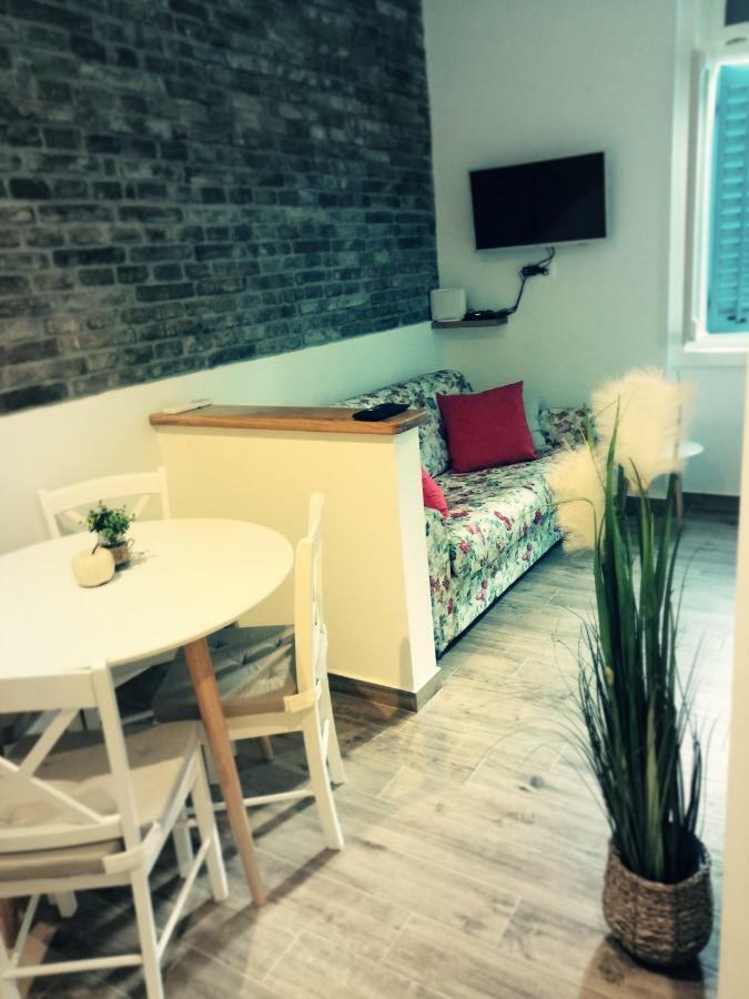 Studio Apartman Villa Gianna ロヴラン エクステリア 写真